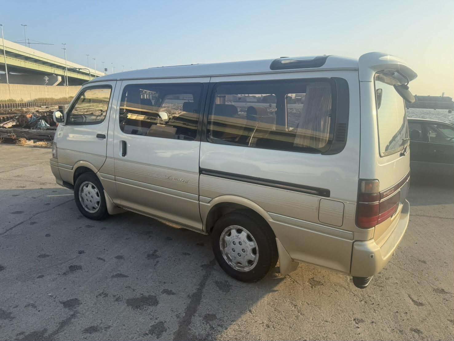 Toyota  HI Ace premium deluxe — thumbnail 7