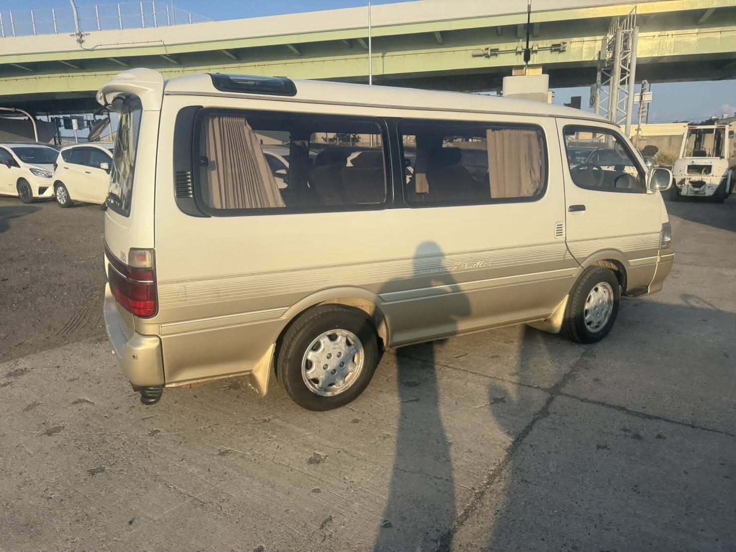 Toyota  HI Ace premium deluxe — thumbnail 10