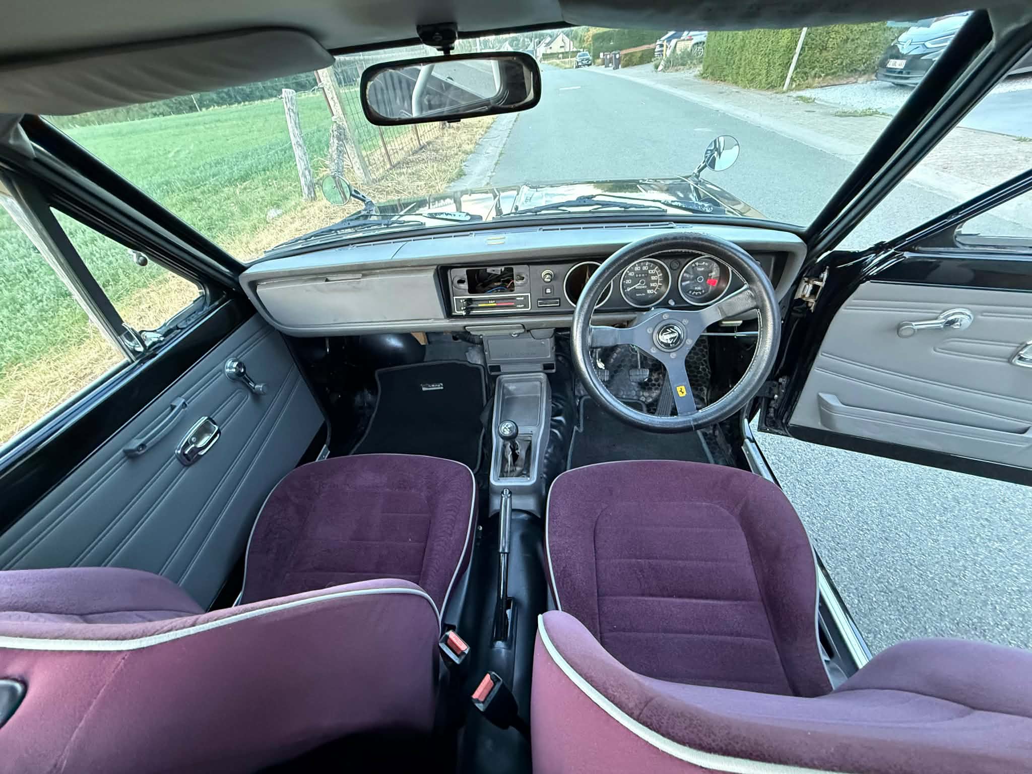 Nissan  Sunny pickup truck — thumbnail 11