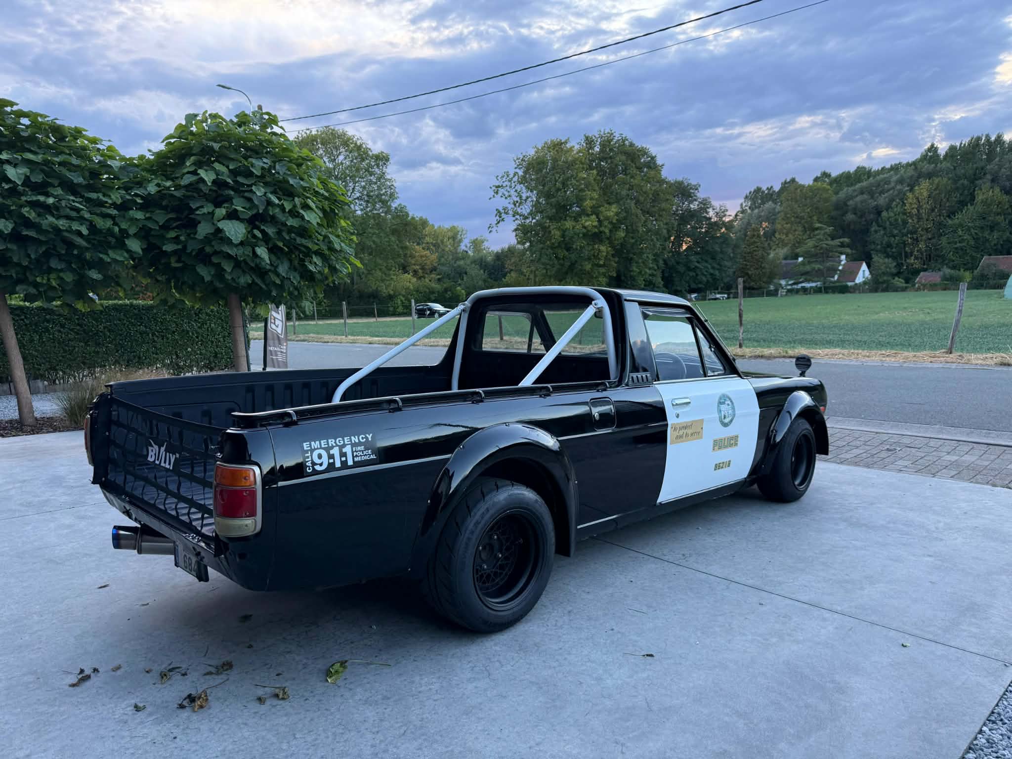 Nissan  Sunny pickup truck — thumbnail 2