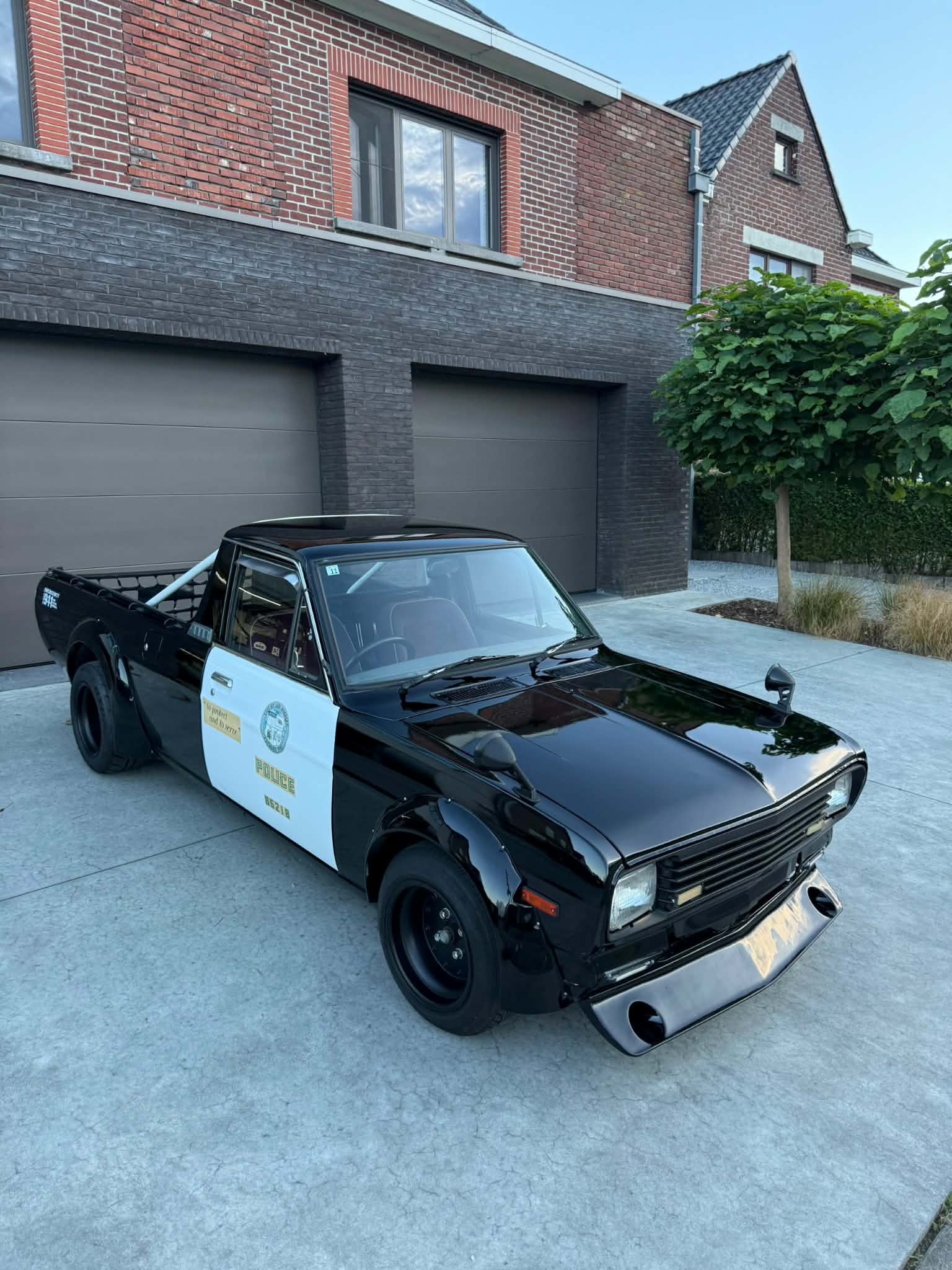 Nissan  Sunny pickup truck