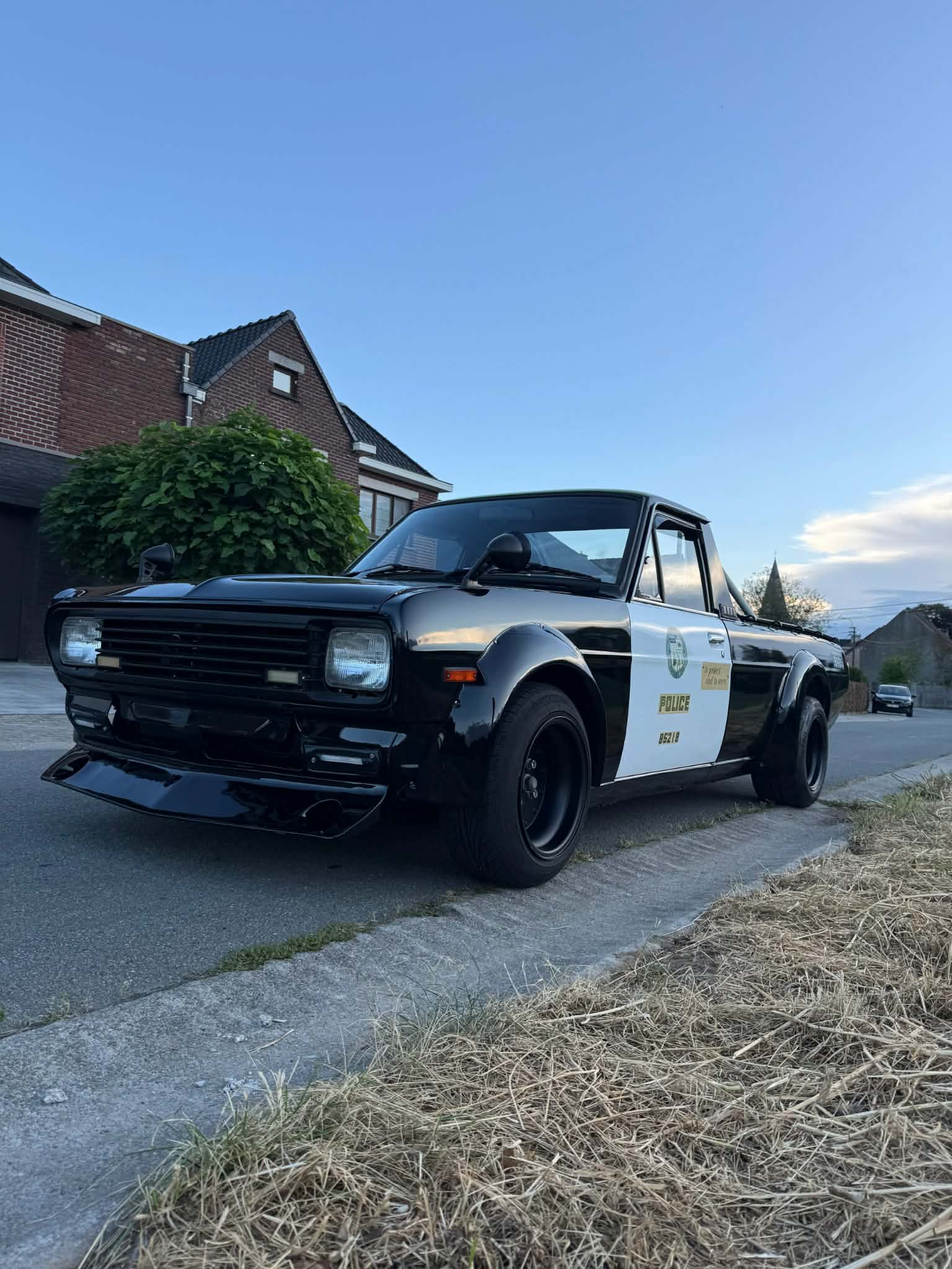 Nissan  Sunny pickup truck — thumbnail 9